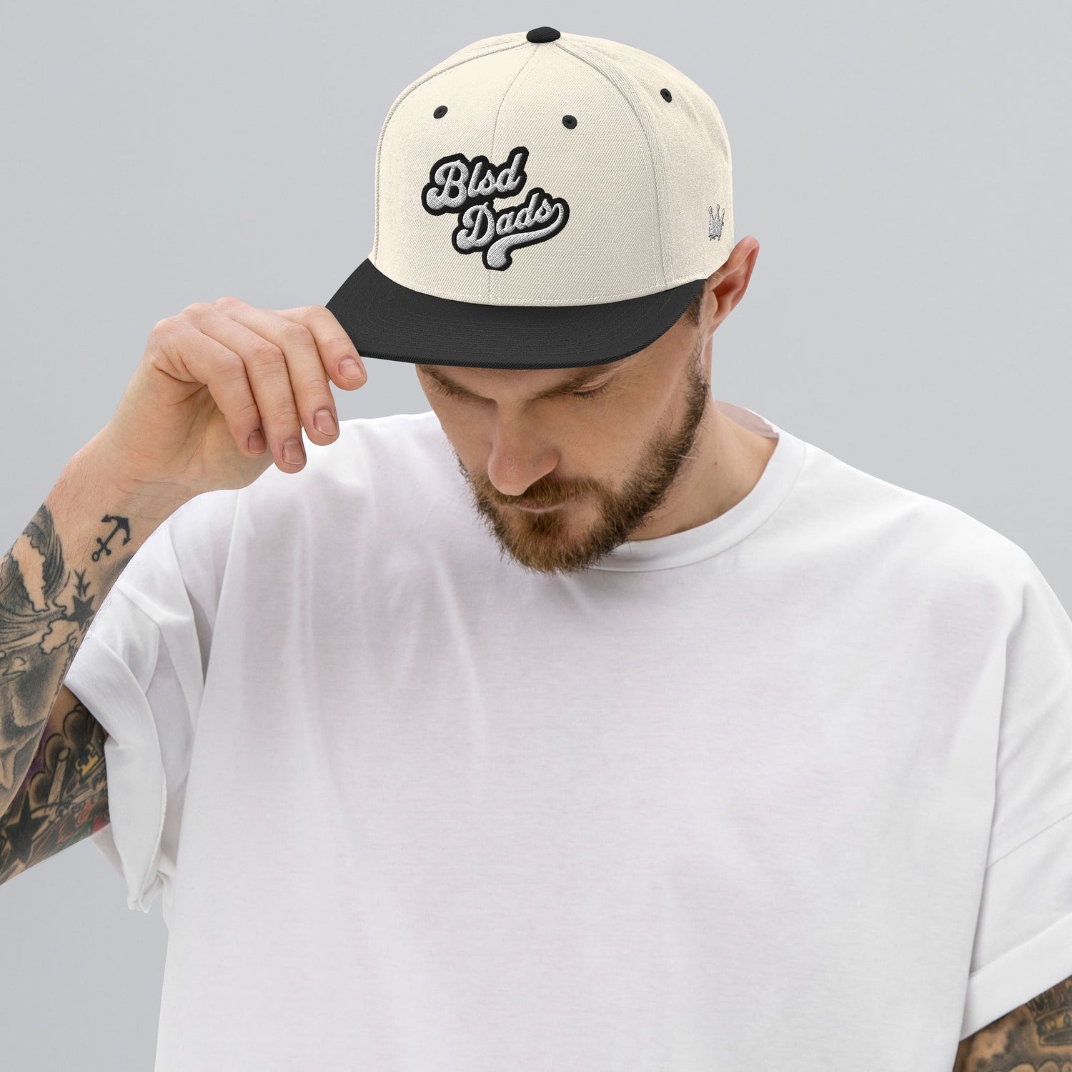 Hats and essentials - "Crown & Essentials" Collections